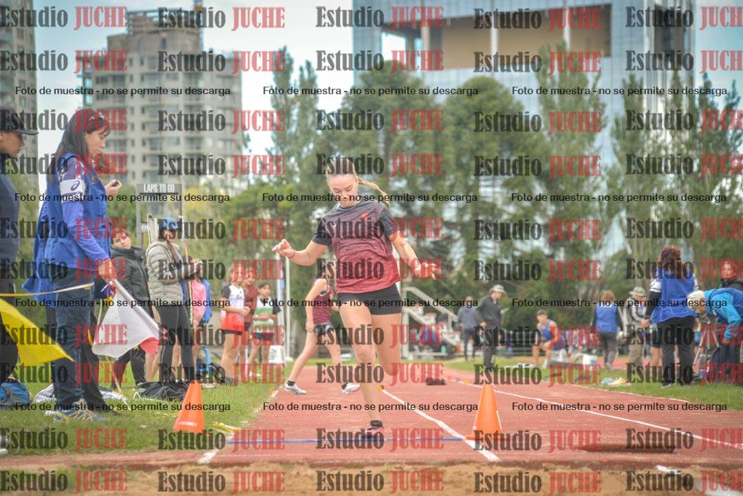 Fotos del salto en largo - mujeres U16