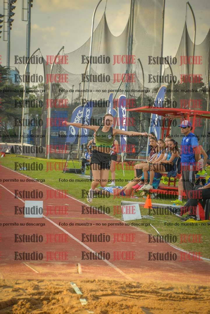 Fotos del salto en largo de mujeres