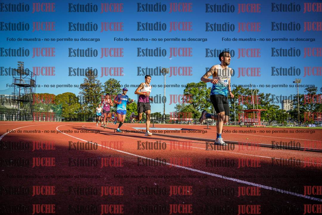 Fotos de los 3000 m llanos de varones
