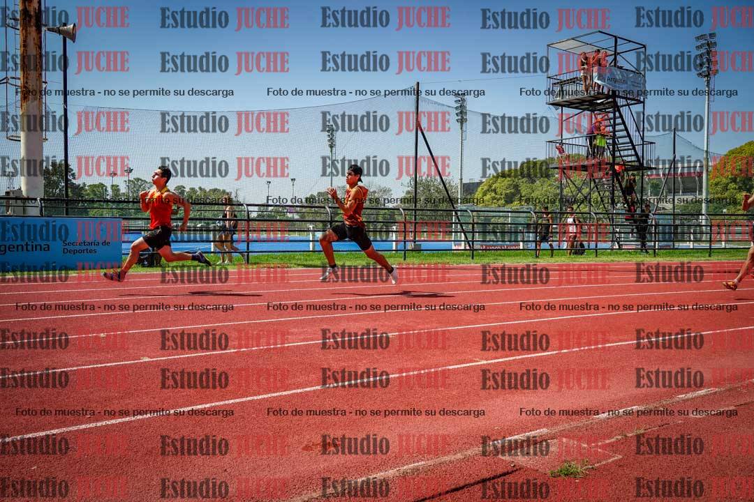 Fotos de los 200 m llanos de varones