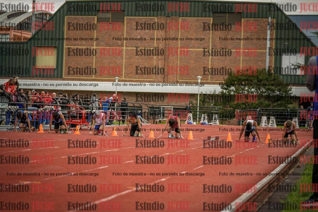 Fotos de los 80 m llanos de varones