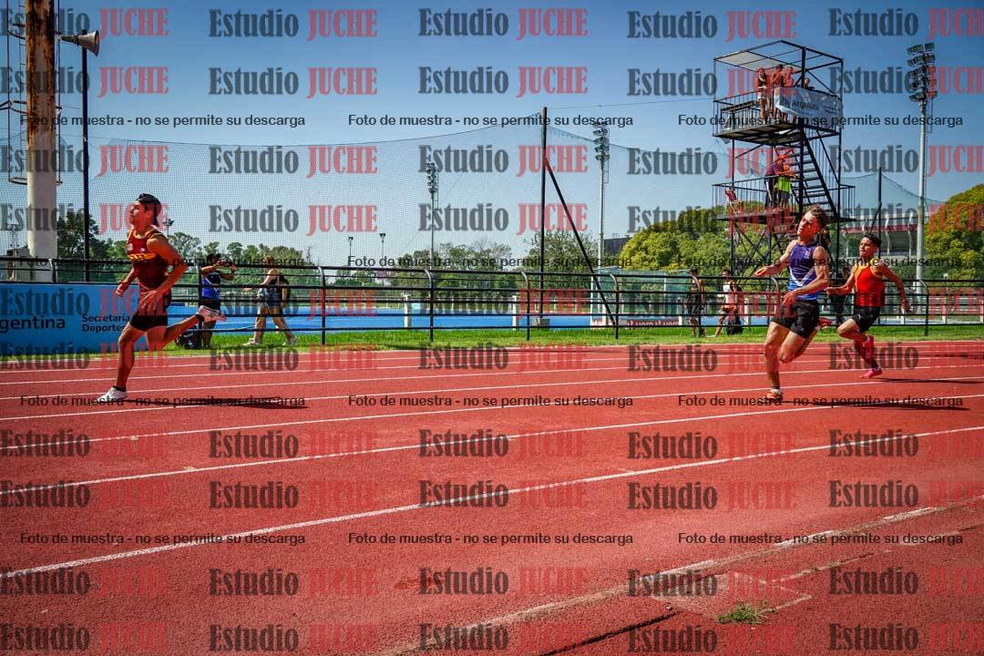 Fotos de los 200 m llanos de varones