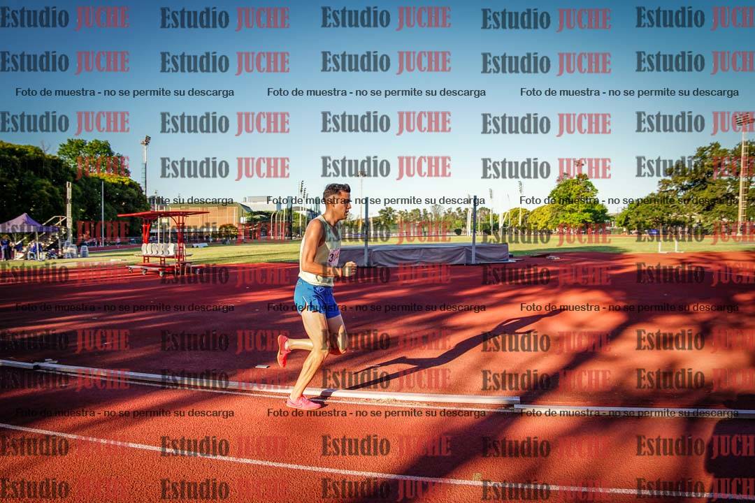 Fotos de los 3000 m llanos de varones