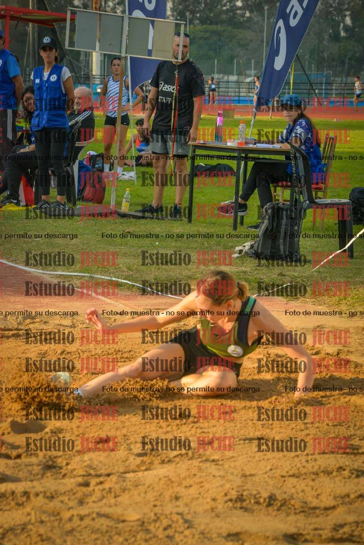 Fotos del salto en largo de mujeres