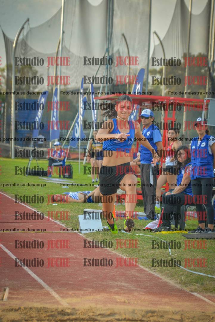 Fotos del salto en largo de mujeres