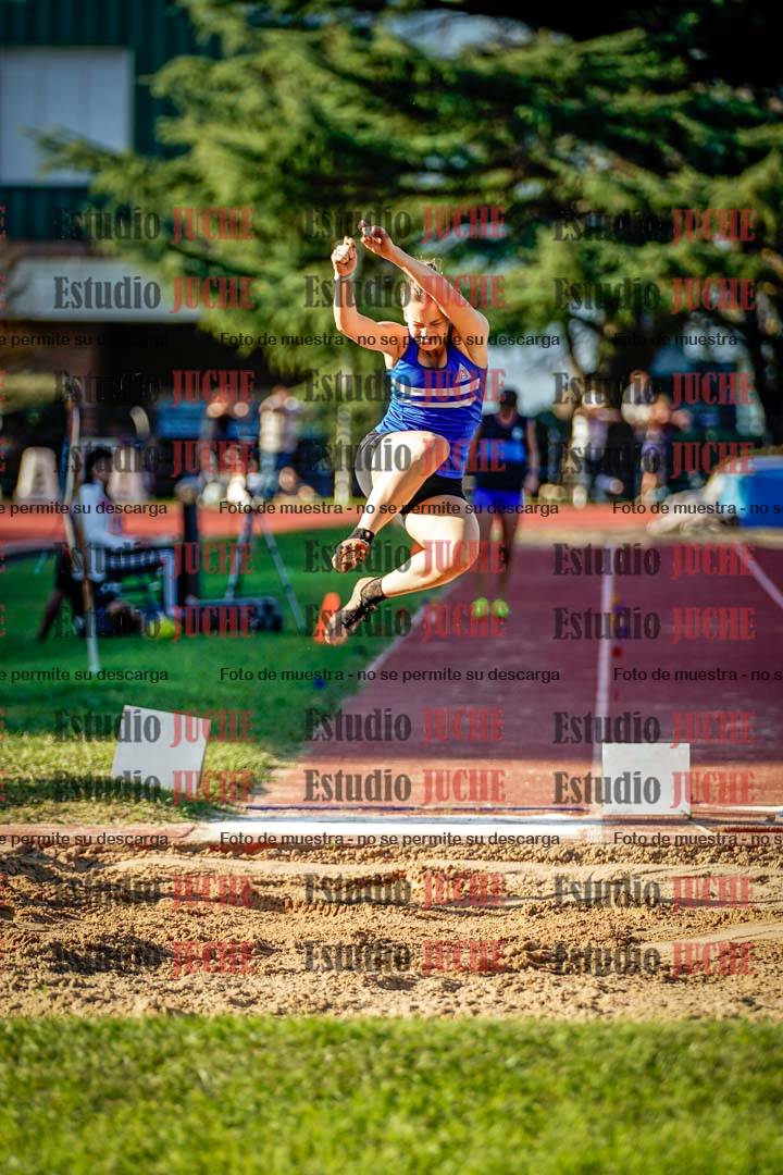 Fotos del salto en largo de mujeres