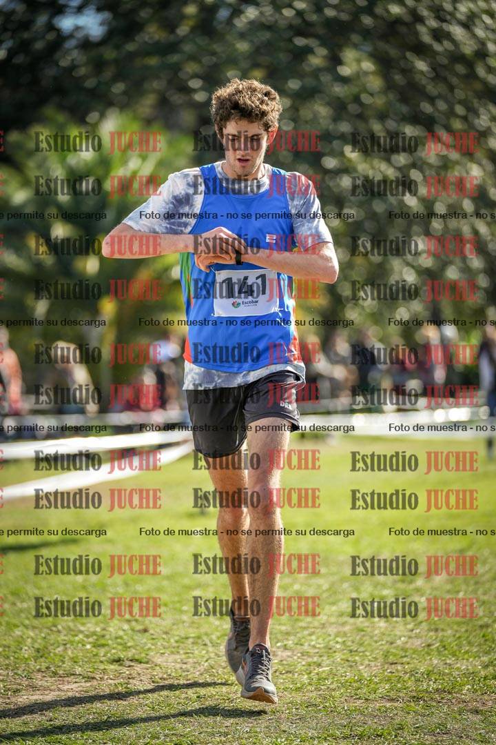 Fotos de la llegada del cross de 8000 m