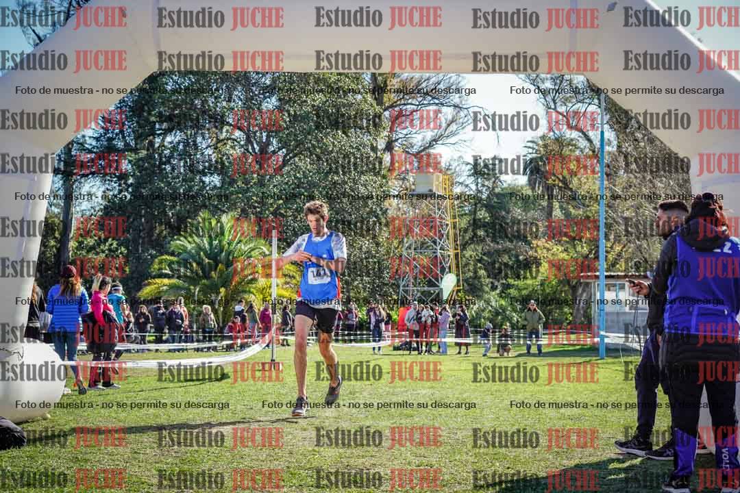 Fotos de la llegada del cross de 8000 m