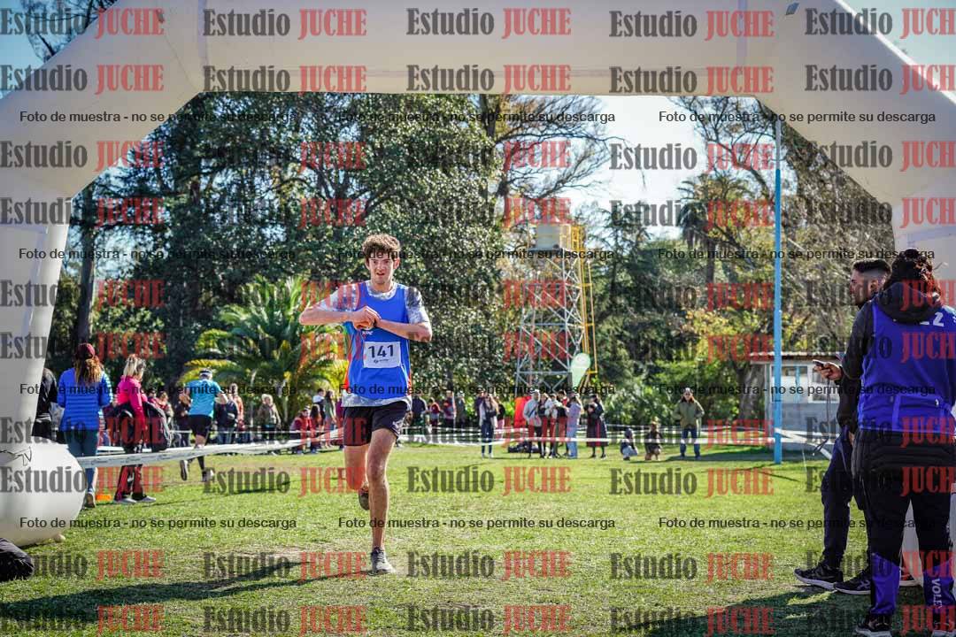Fotos de la llegada del cross de 8000 m
