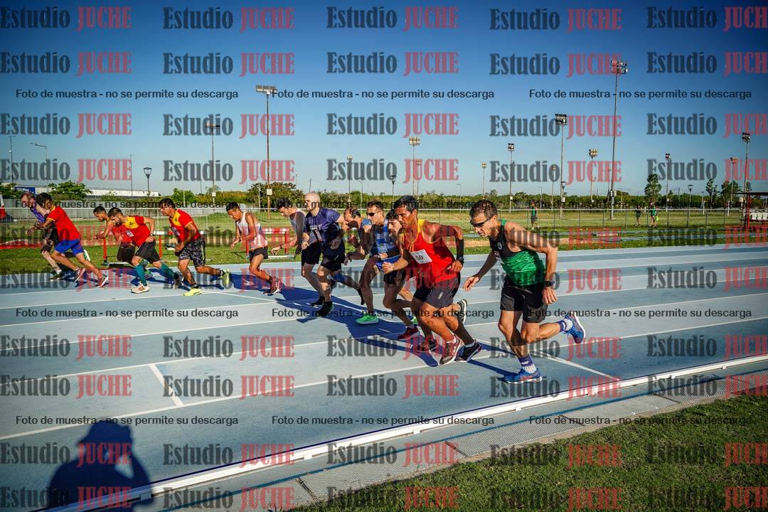 Fotos de los 3000 m llanos de varones