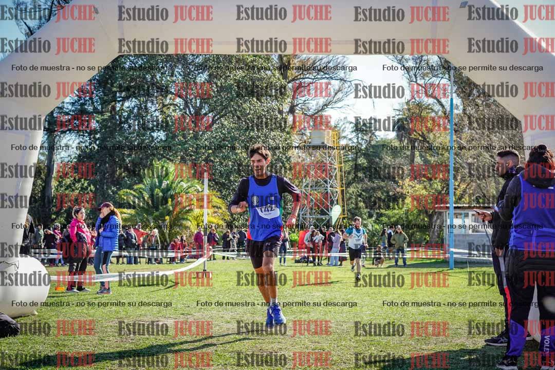 Fotos de la llegada del cross de 8000 m