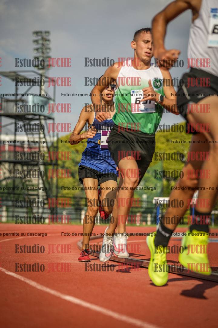 Fotos de los 3000 m llanos de varones