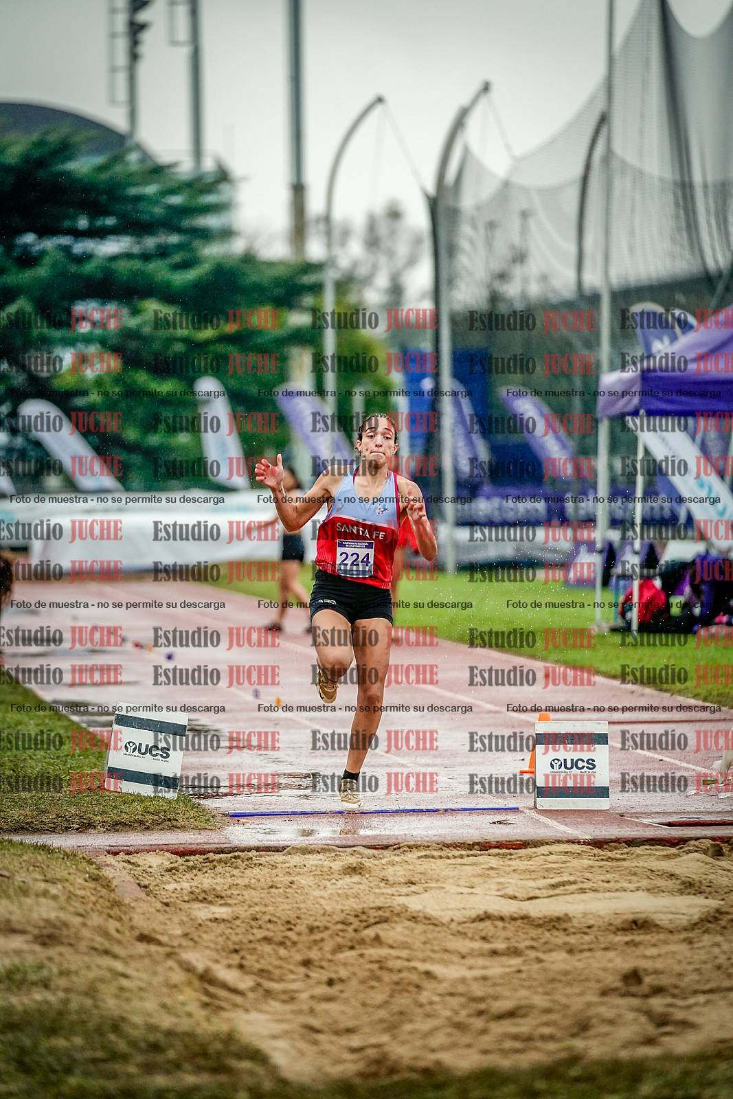 Fotos del salto en largo de mujeres