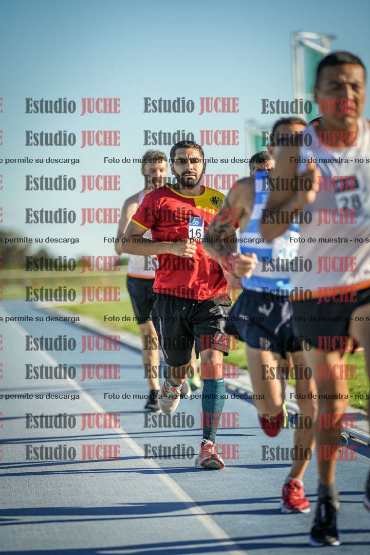Fotos de los 3000 m llanos de varones