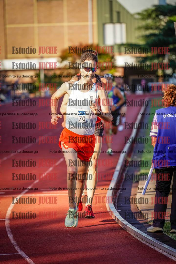 Fotos de los 3000 m llanos de varones