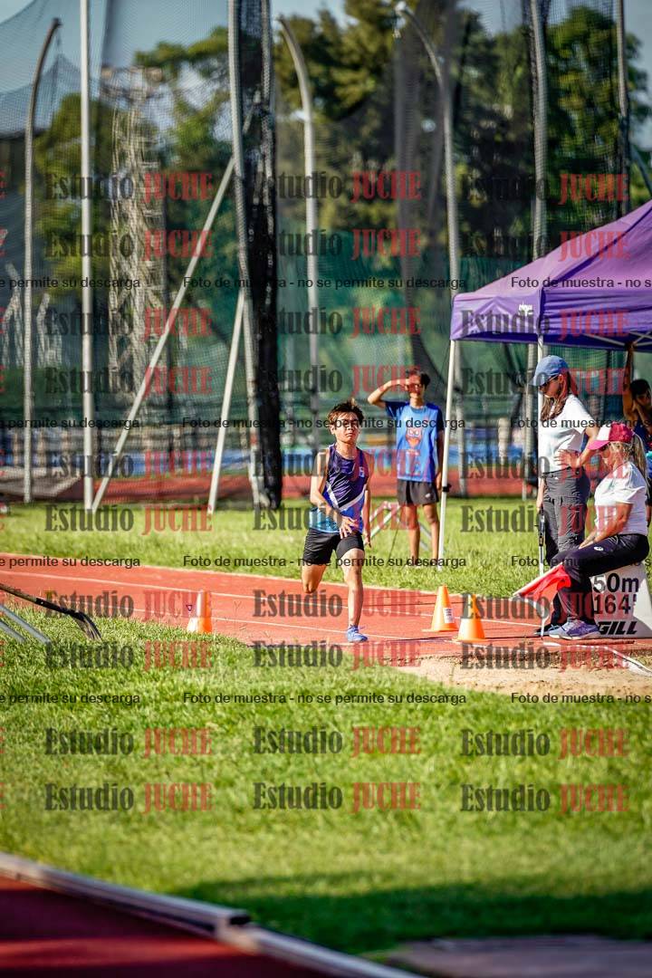 Fotos del salto en largo de varones