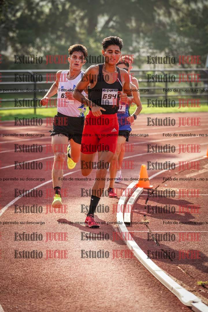 Fotos de los 3000 m llanos de varones