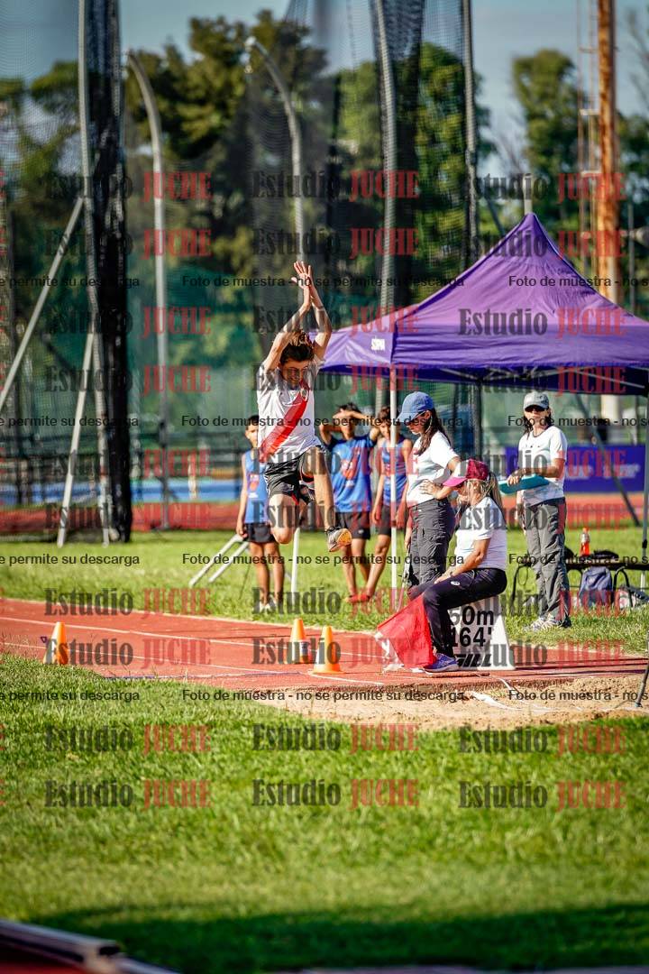 Fotos del salto en largo de varones