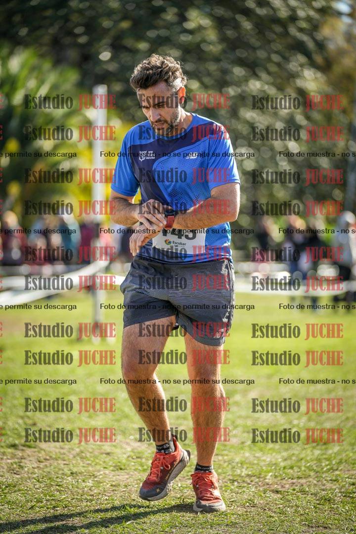Fotos de la llegada del cross de 8000 m