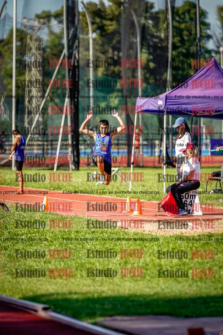 Fotos del salto en largo de varones