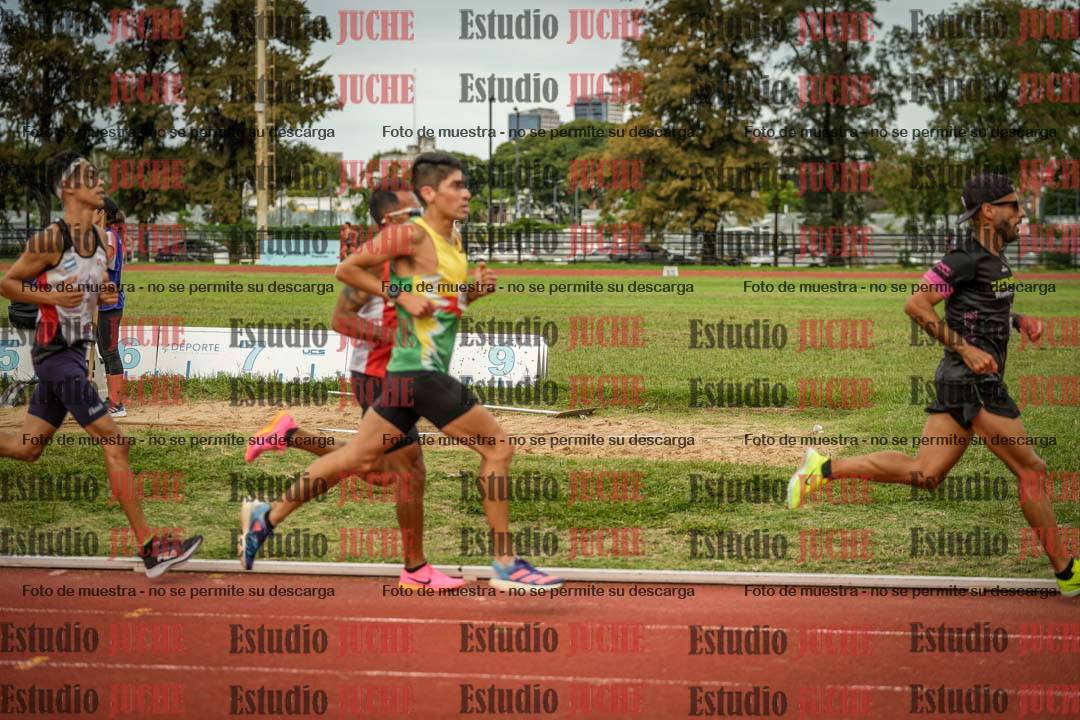 Fotos de los 3000 m llanos de varones