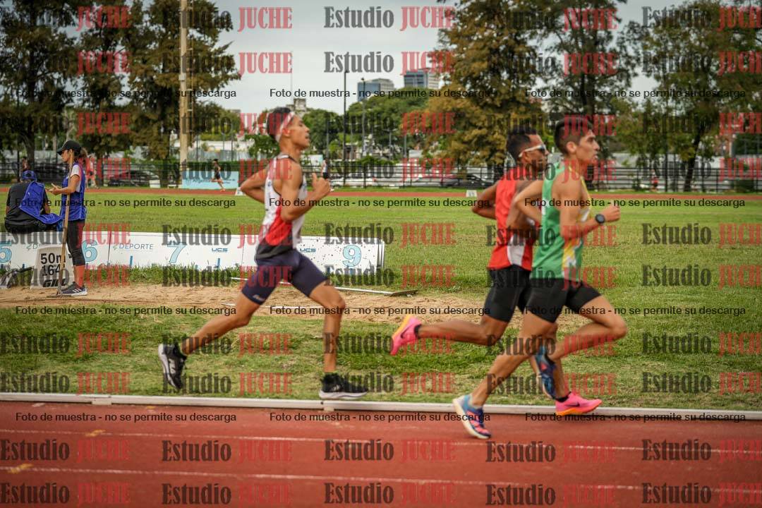 Fotos de los 3000 m llanos de varones