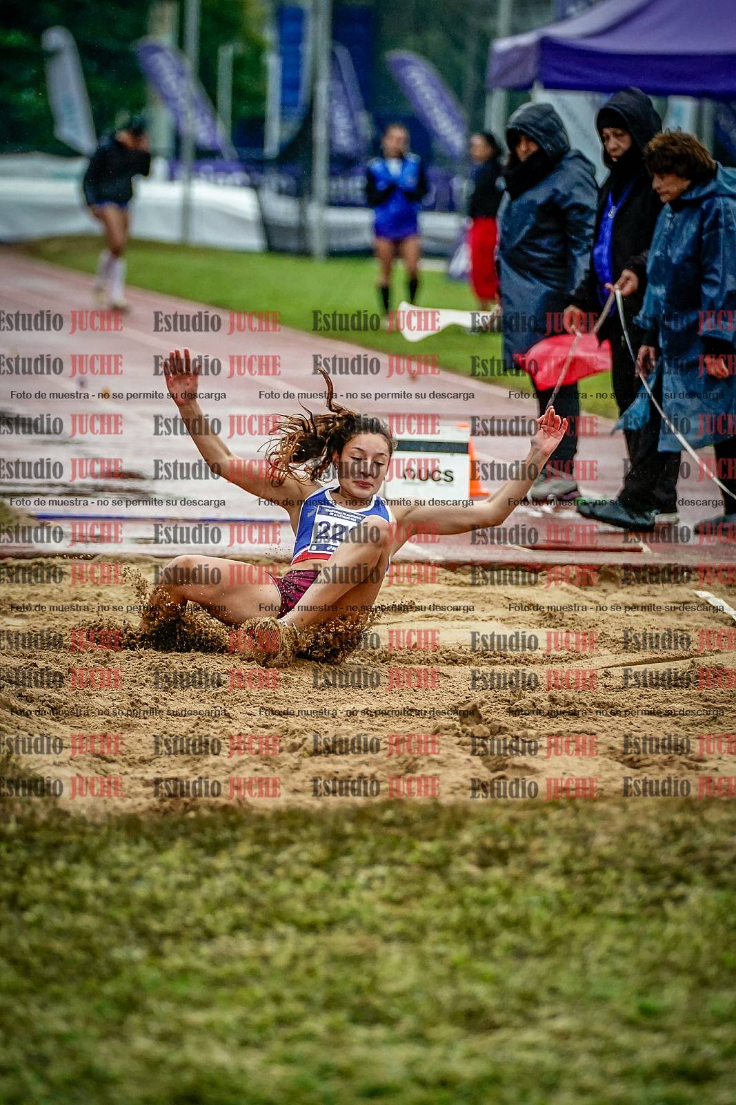 Fotos del salto en largo de mujeres