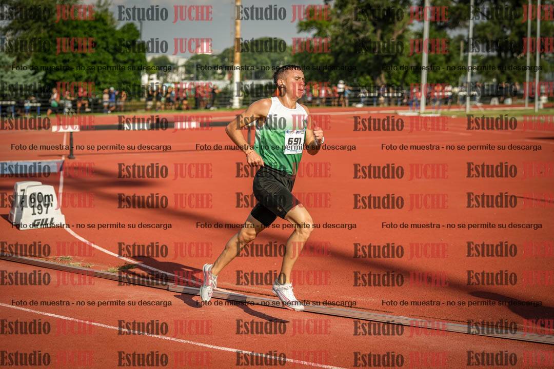 Fotos de los 3000 m llanos de varones