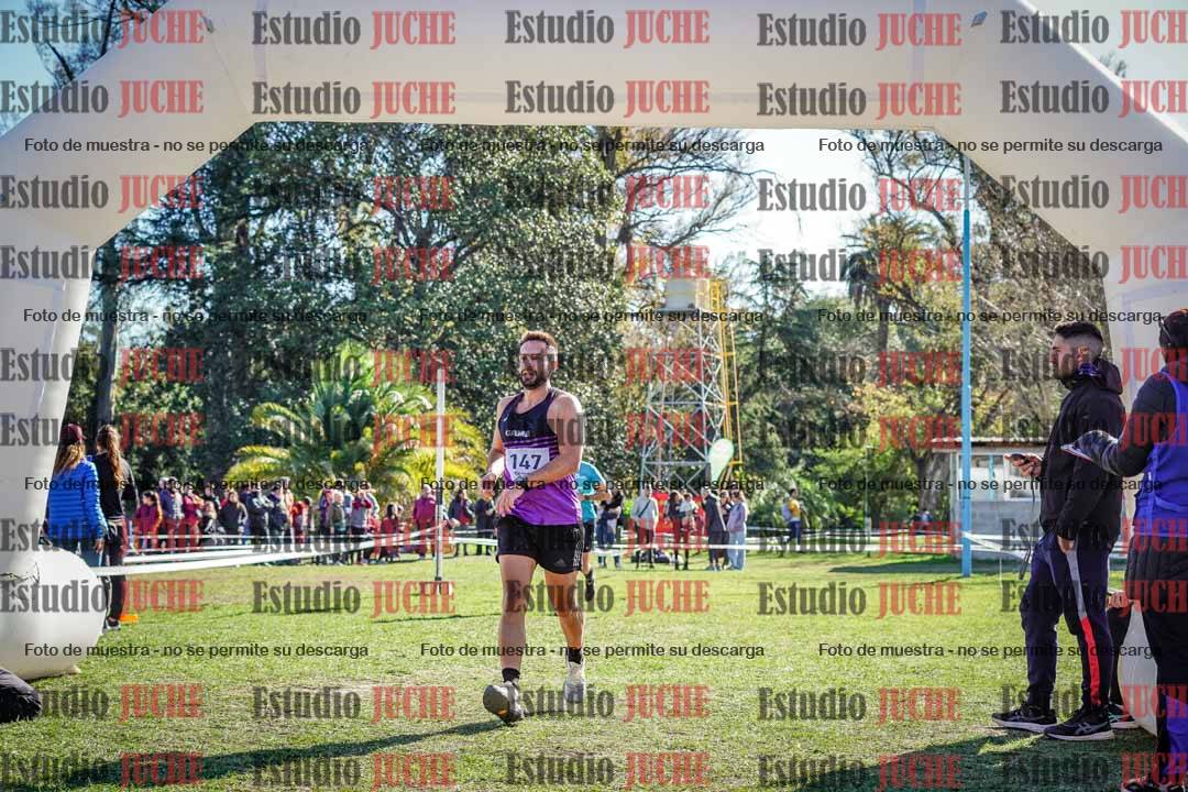 Fotos de la llegada del cross de 8000 m