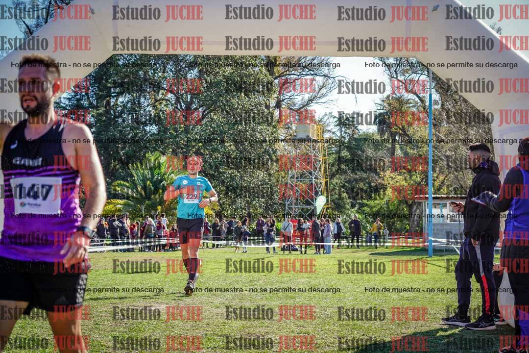 Fotos de la llegada del cross de 8000 m