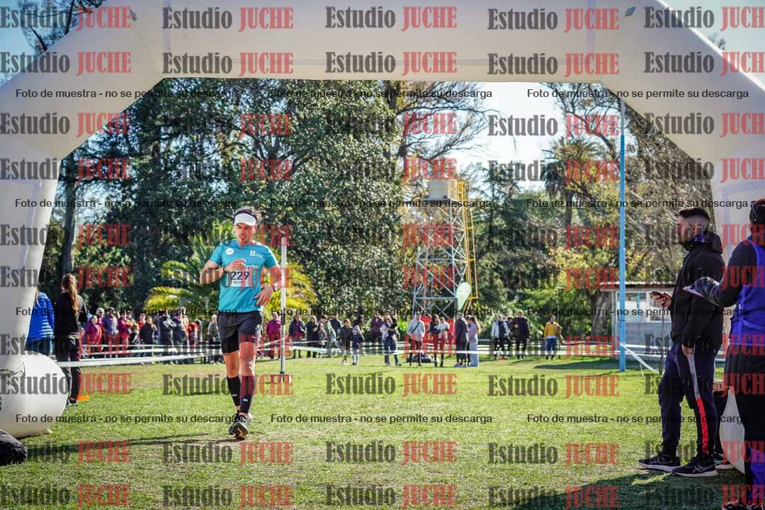 Fotos de la llegada del cross de 8000 m