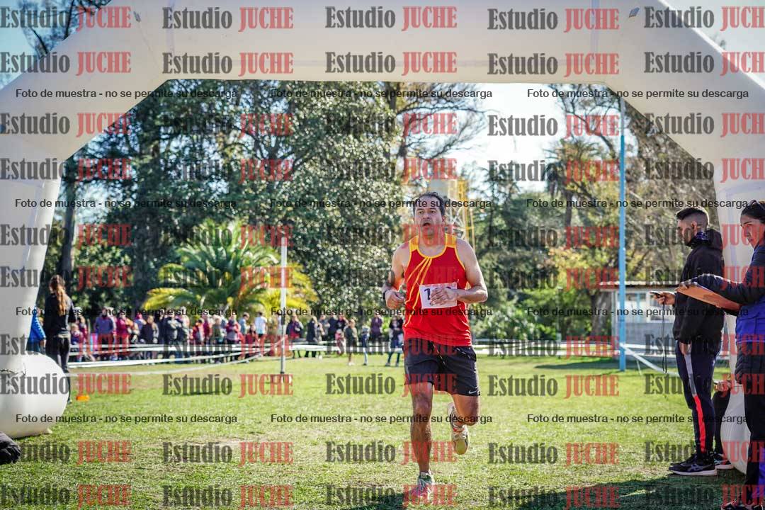 Fotos de la llegada del cross de 8000 m