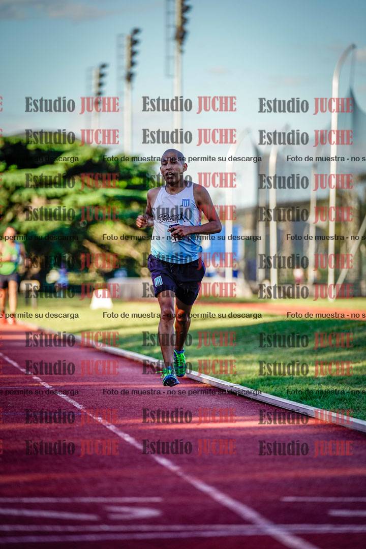 Fotos de los 3000 m llanos de varones