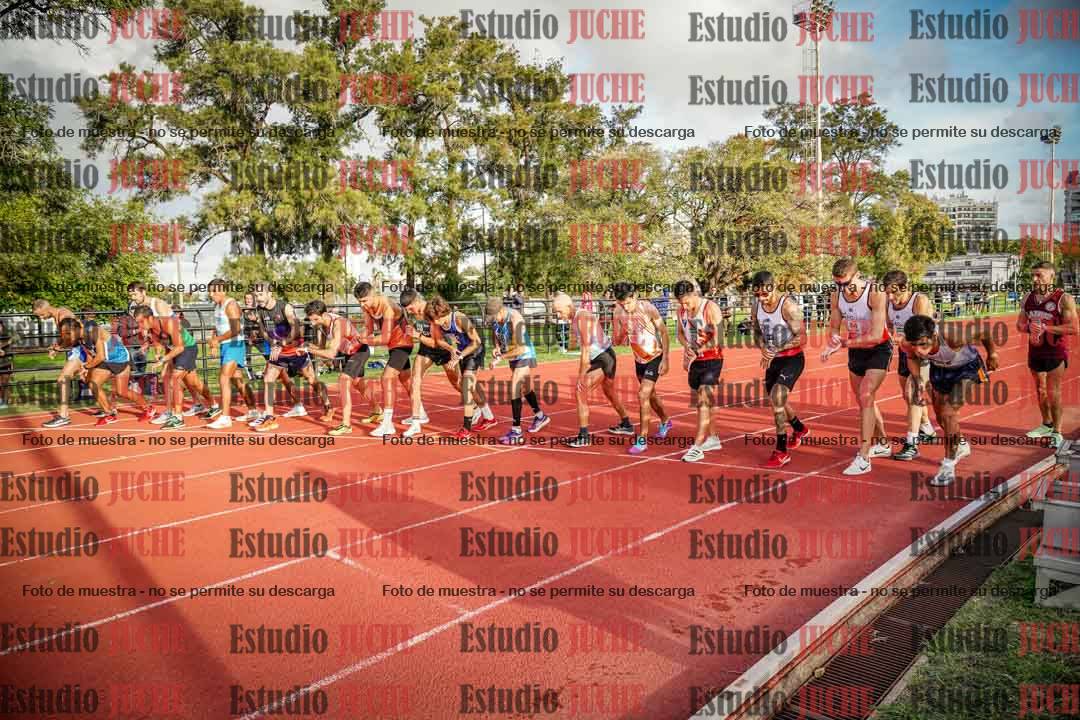 Fotos de los 3000 m llanos de varones