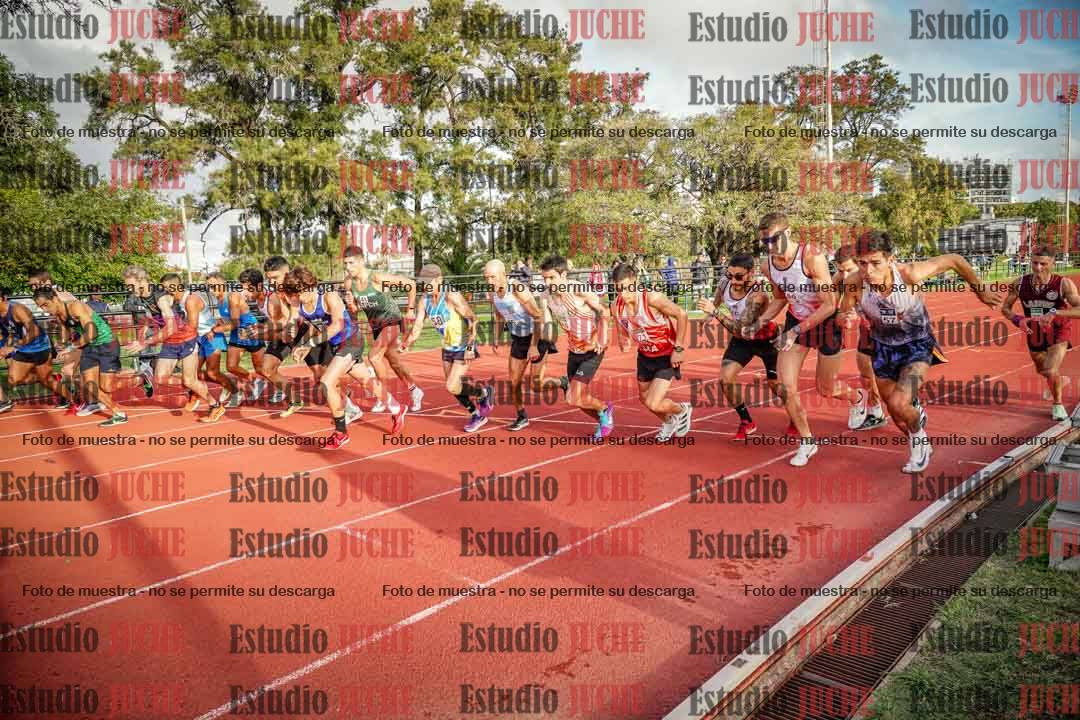 Fotos de los 3000 m llanos de varones