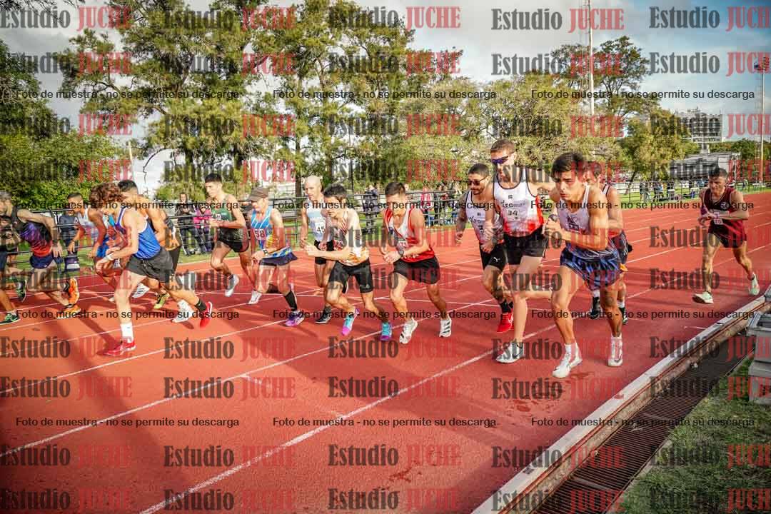 Fotos de los 3000 m llanos de varones