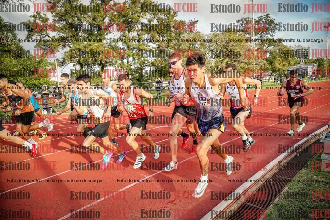 Fotos de los 3000 m llanos de varones