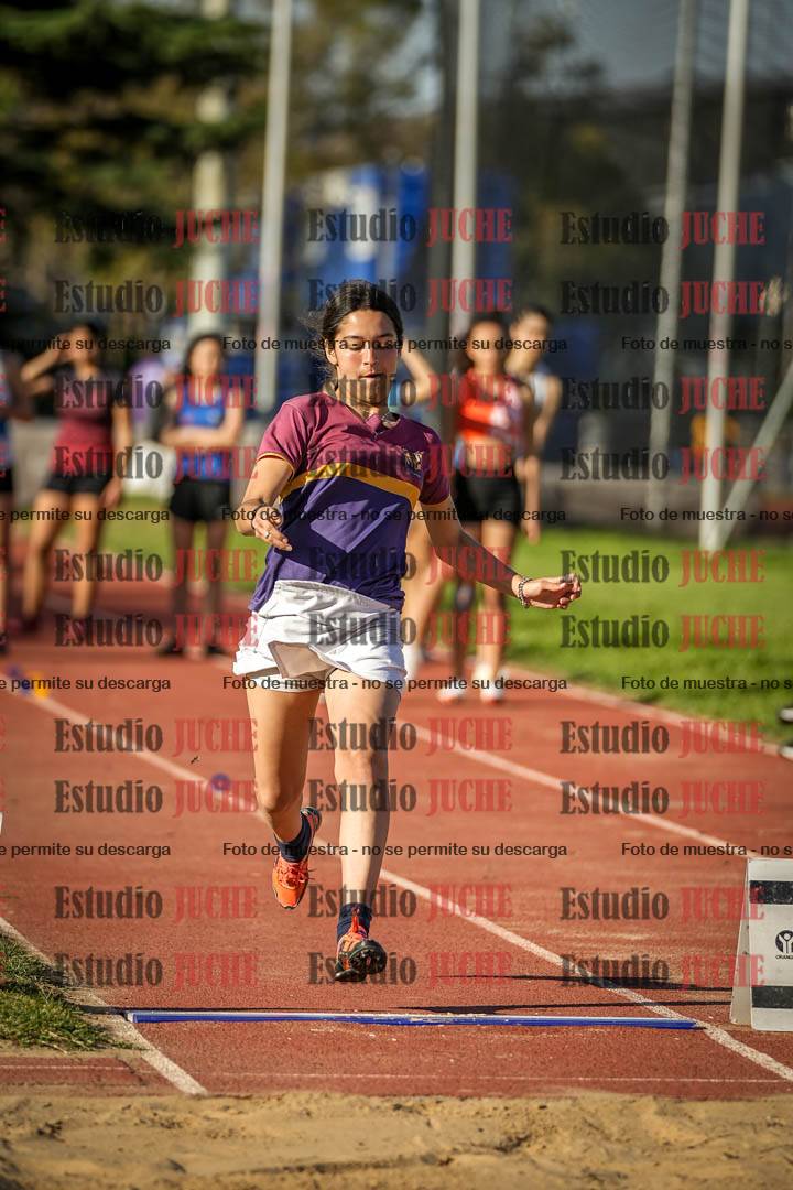 Fotos del salto en largo de mujeres