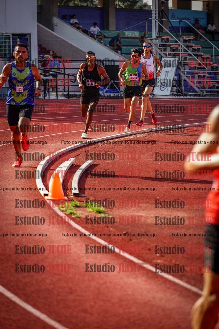 Fotos de los 3000 m llanos de varones