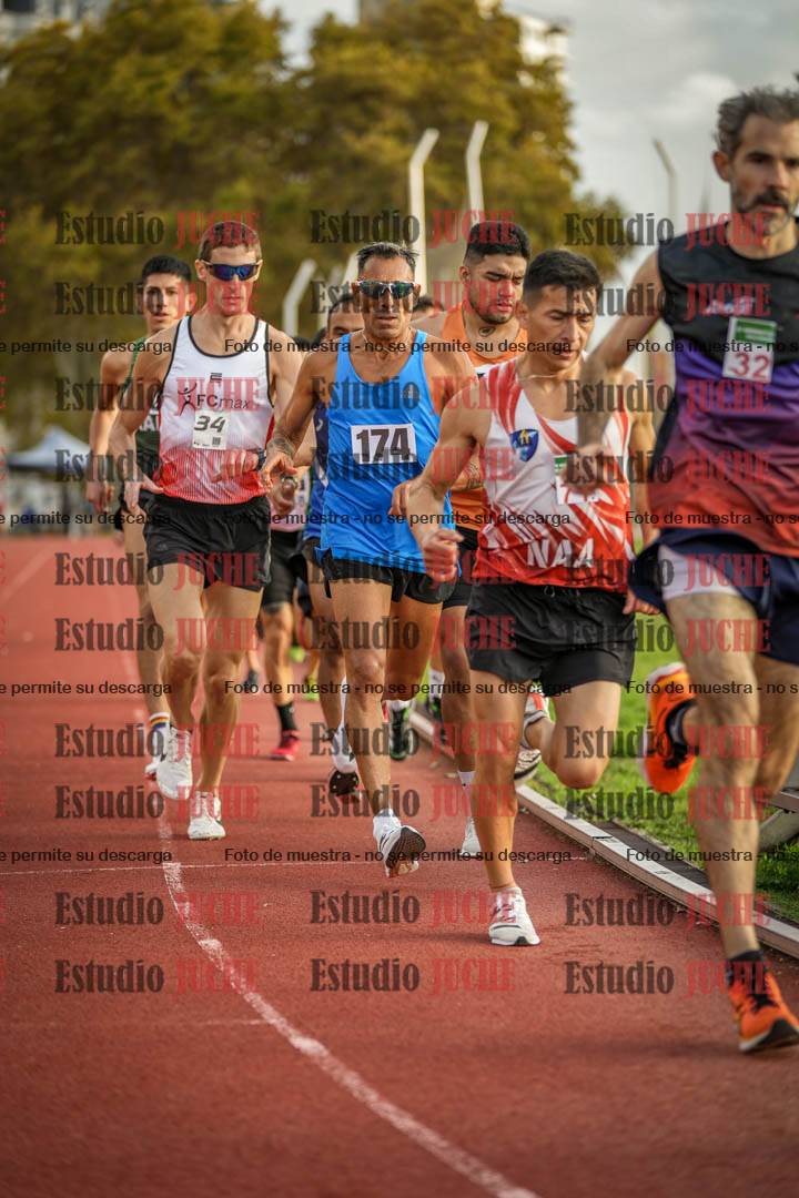 Fotos de los 3000 m llanos de varones