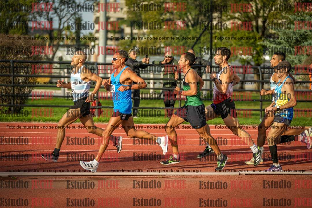 Fotos de los 3000 m llanos de varones