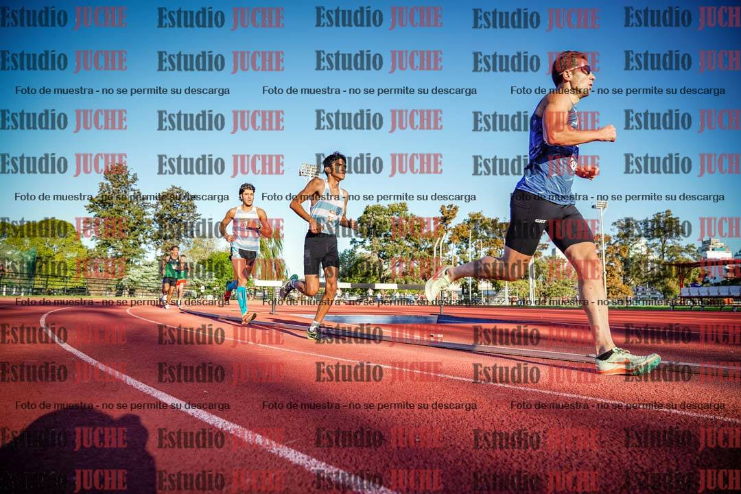 Fotos de los 3000 m llanos de varones