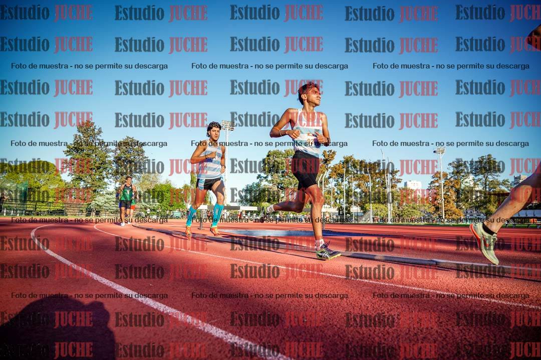 Fotos de los 3000 m llanos de varones
