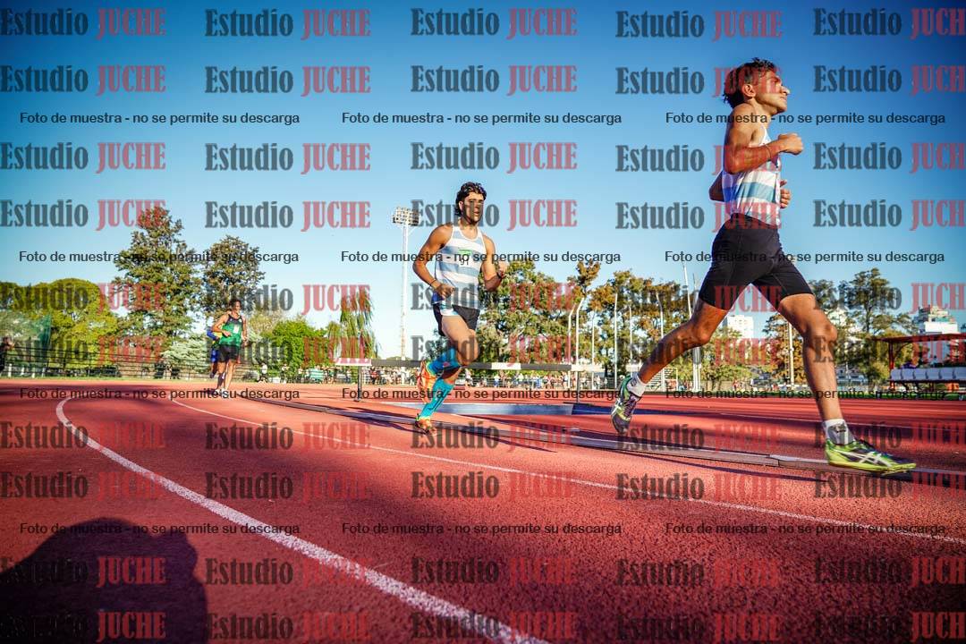 Fotos de los 3000 m llanos de varones