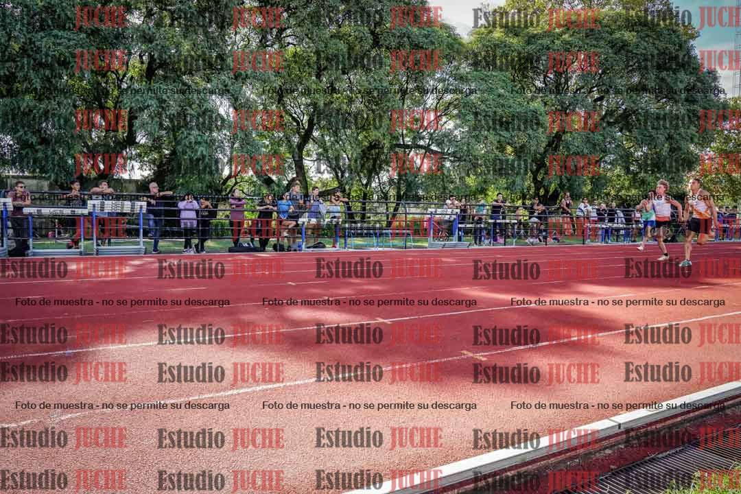 Fotos de los 100 m llanos de varones - FINAL