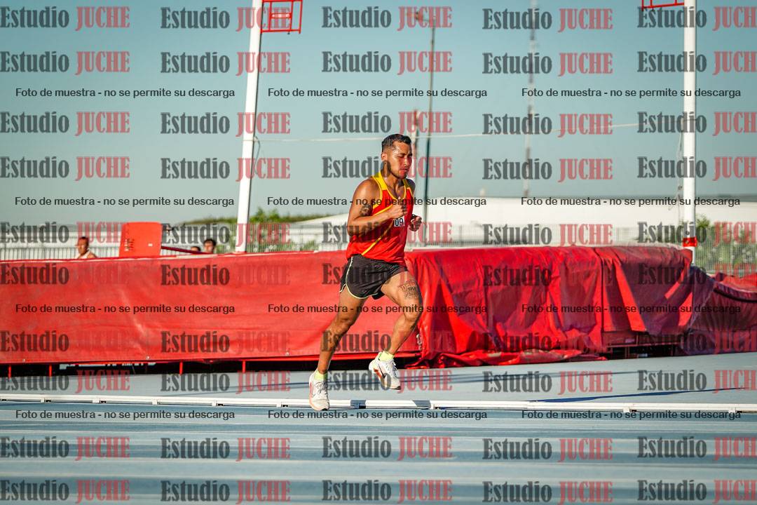 Fotos de los 3000 m llanos de varones