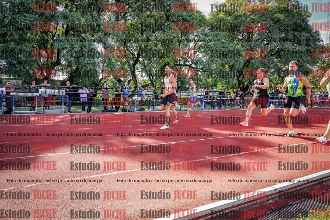 Fotos de los 100 m llanos de varones - FINAL