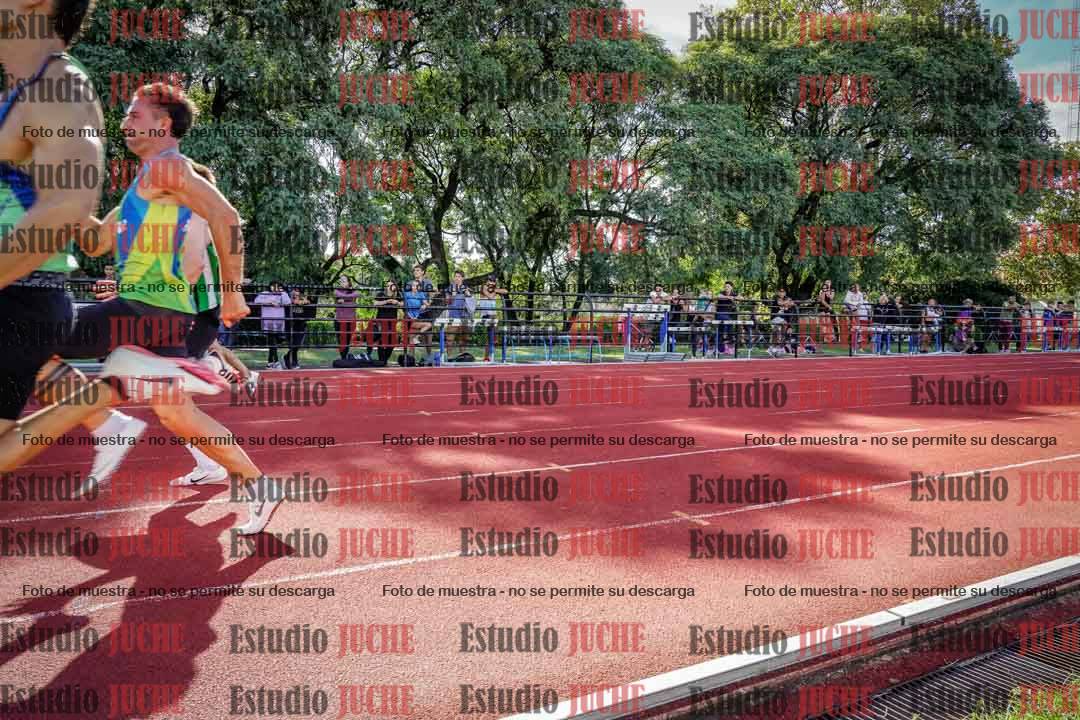 Fotos de los 100 m llanos de varones - FINAL