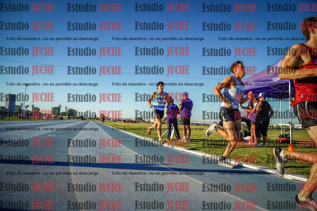 Fotos de los 1500 m llanos de varones