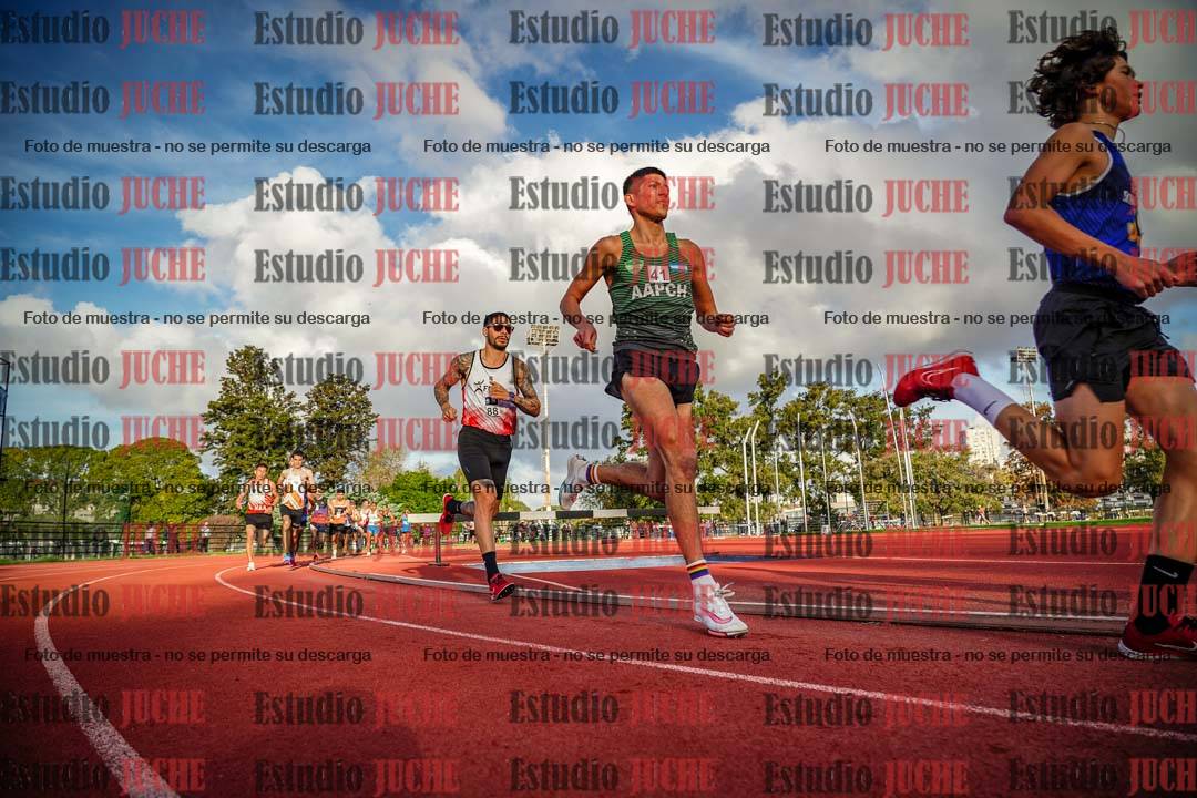Fotos de los 3000 m llanos de varones